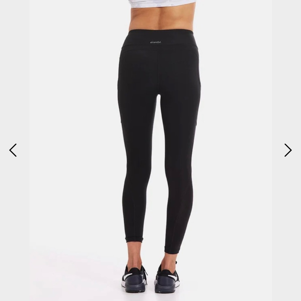 Handful Mid-Rise Pocketed Legging - Size Medium